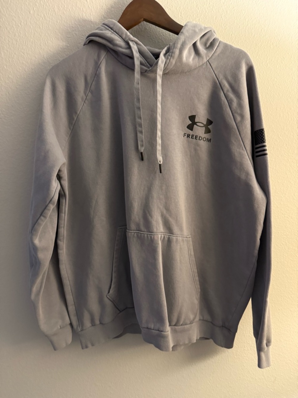 Under Armour Men’s Freedom Hoodie - Light Gray